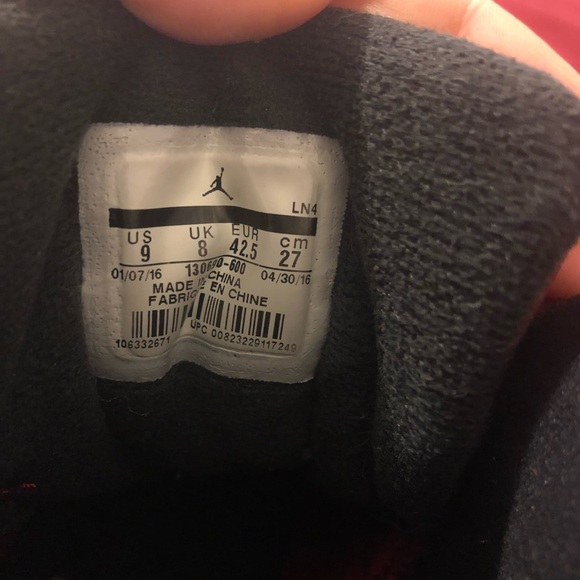 Jordan 12s gym reds used - Picture 7 of 7